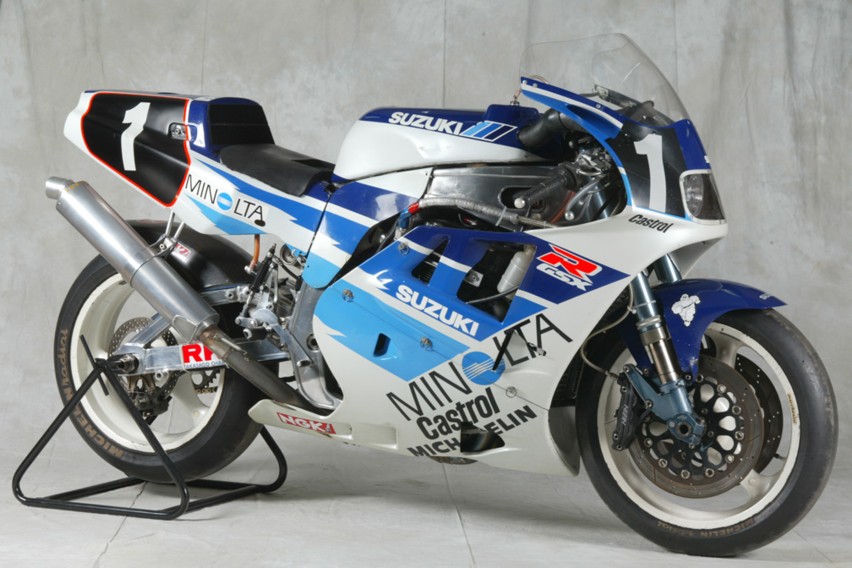 1990 GSX-R750 race bike