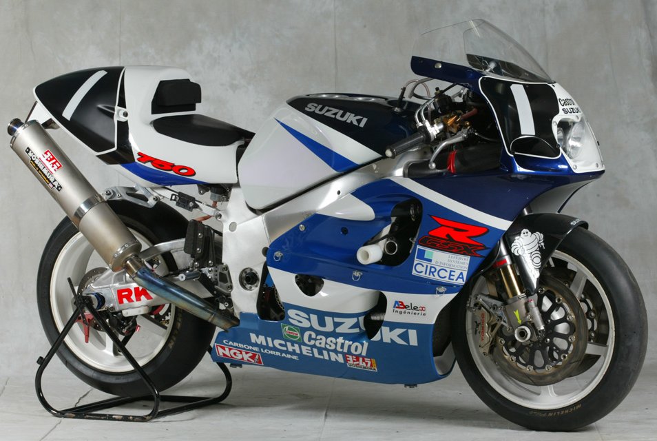 1999 GSX-R750 race bike